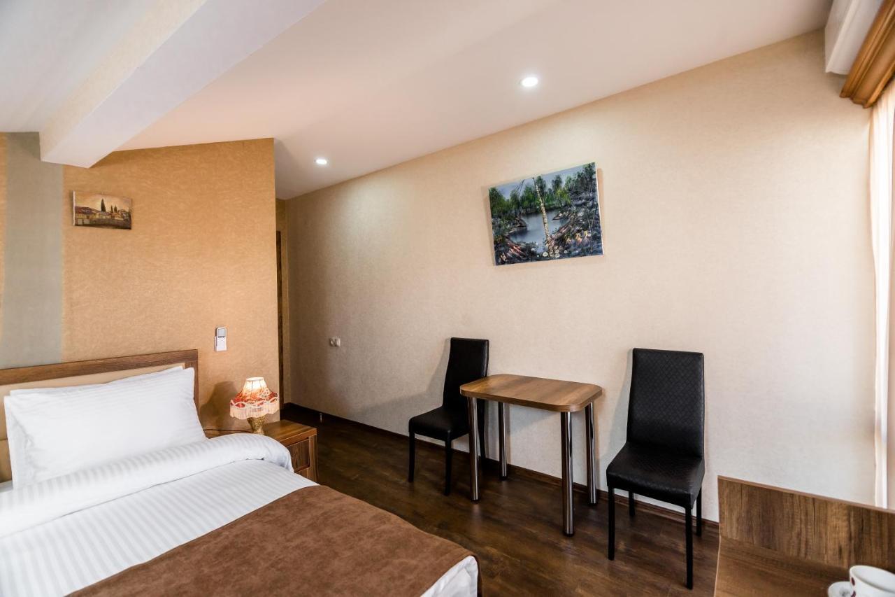 George Hotel Tbilisi Eksteriør bilde