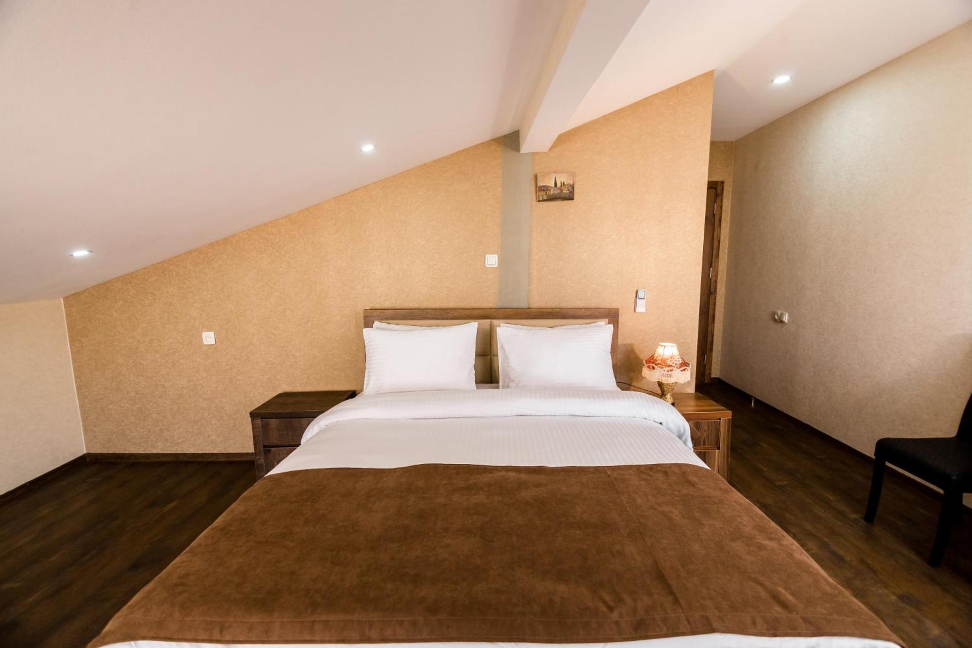 George Hotel Tbilisi Eksteriør bilde